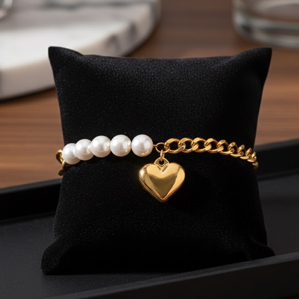 Elegant Heart-Shaped Bracelet – Stainless Steel with PVD Plating