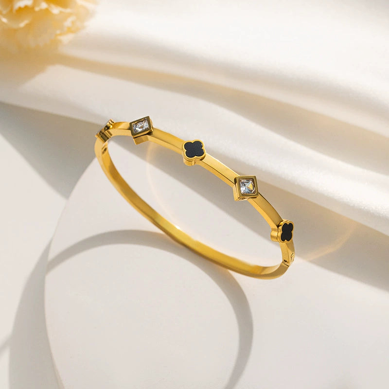 Light Luxury Geometric Four-Leaf Flower Titanium Steel 18K Gold-Plated Bracelet